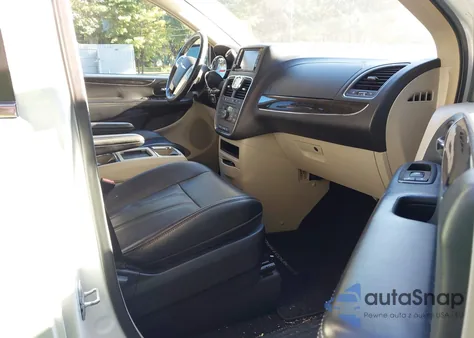 2014 Chrysler Town & Country Touring z USA, uszkodzony, nr VIN 2C4RC1BGXER247084